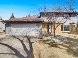 13590 Hershey Ct, Apple Valley, MN 55124