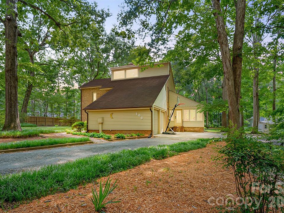 1st image of 106 Marianna Cir