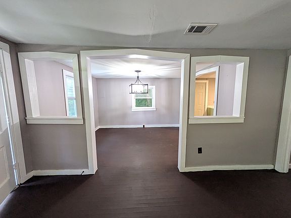 2nd image of 435 Booth St