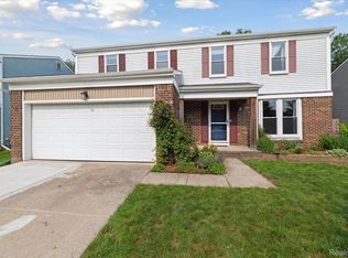 2004 E Roundtable Dr, Canton, MI 48188