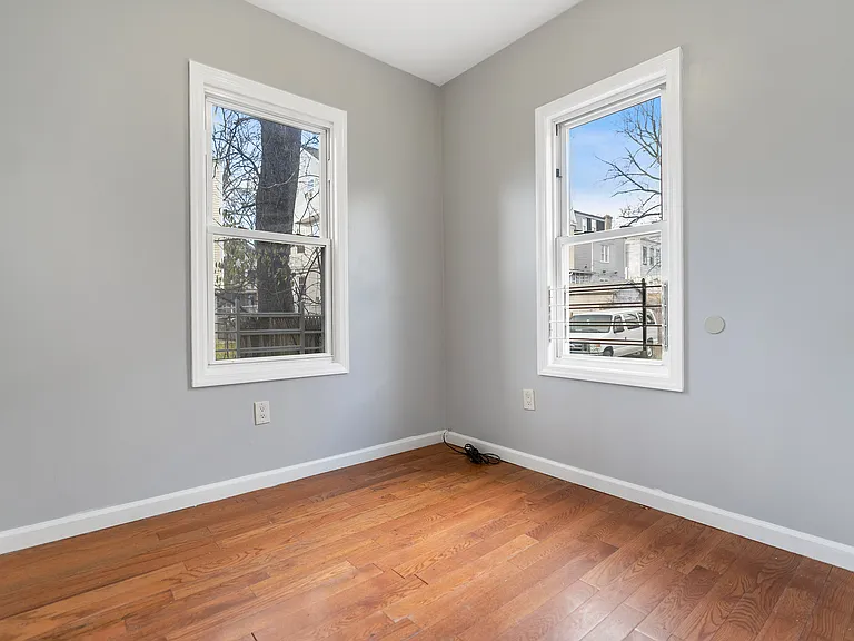 87 Columbia Ave — Photo 8