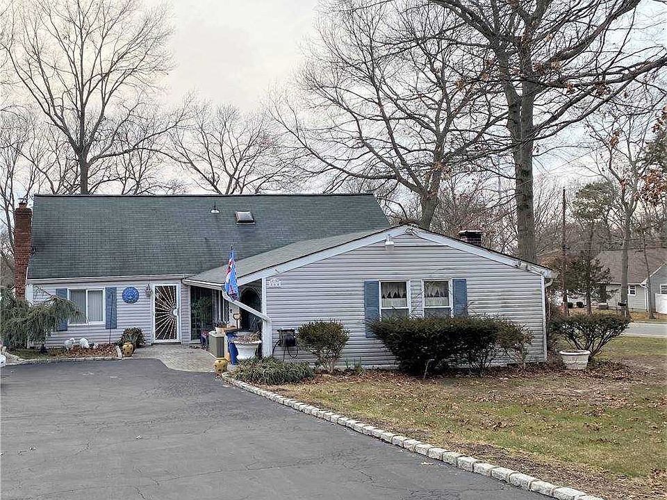 1st image of 164 Calvert Ave