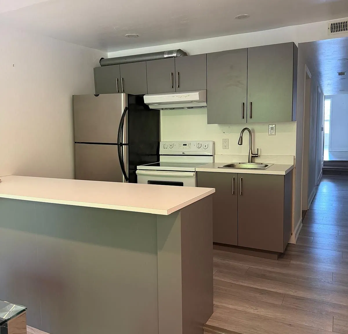 2 bed, $2,500 — Photo 4