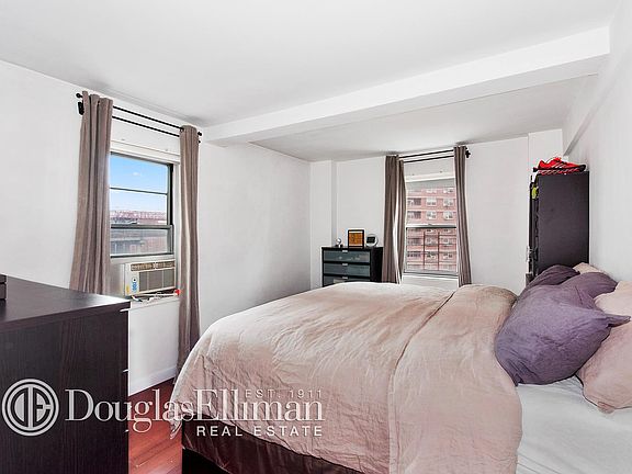 4th image of 550 Grand St APT G7b