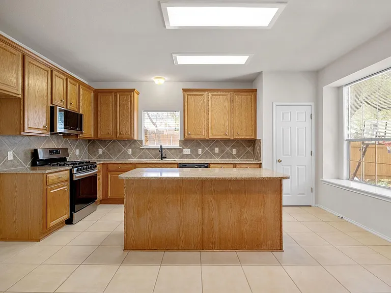 9400 Billingham Trl — Photo 7