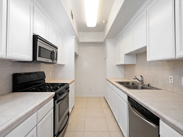 3328 Oakhurst Ave — Photo 9