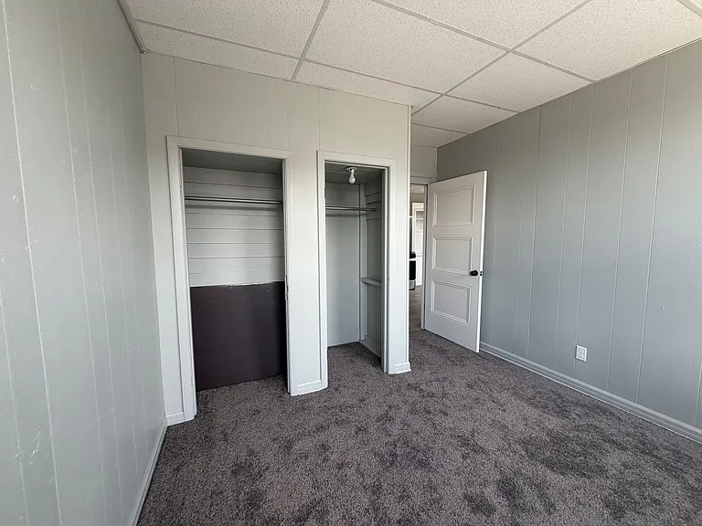 113 E Milwaukee St — Photo 14