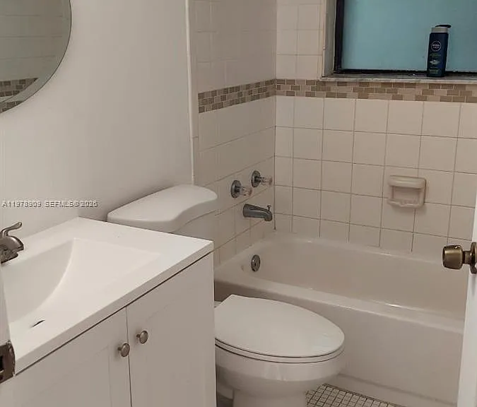 2240 Van Buren St #B1 — Photo 12