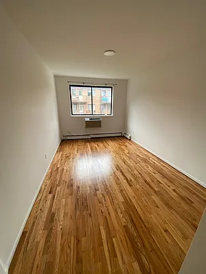 Rented by Bahar Management | media 31