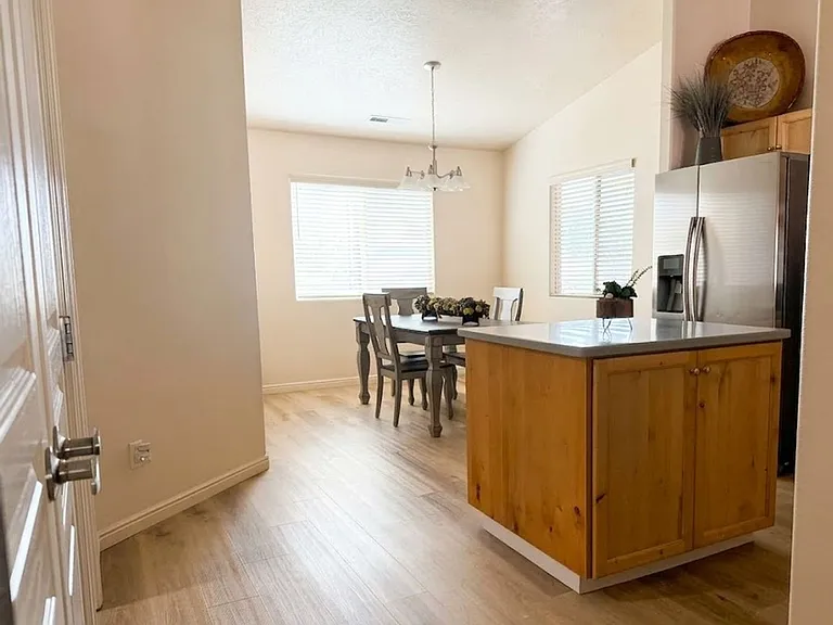 1173 W Snow Canyon Pkwy #4 — Photo 4