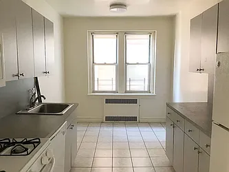100 Avenue P