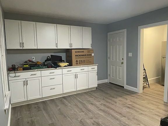 5th image of 2435-2437 N Murray Ave