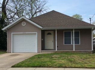 2219 N Travis Ave, Springfield, MO 65803