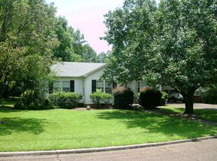 474 Clark Cir, West Point, MS 39773