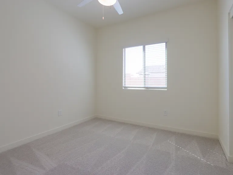 40285 W Chambers Ave — Photo 14