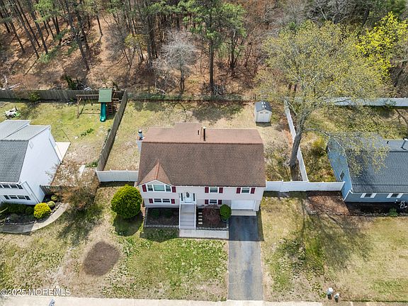 3rd image of 1417 Delaware Avenue