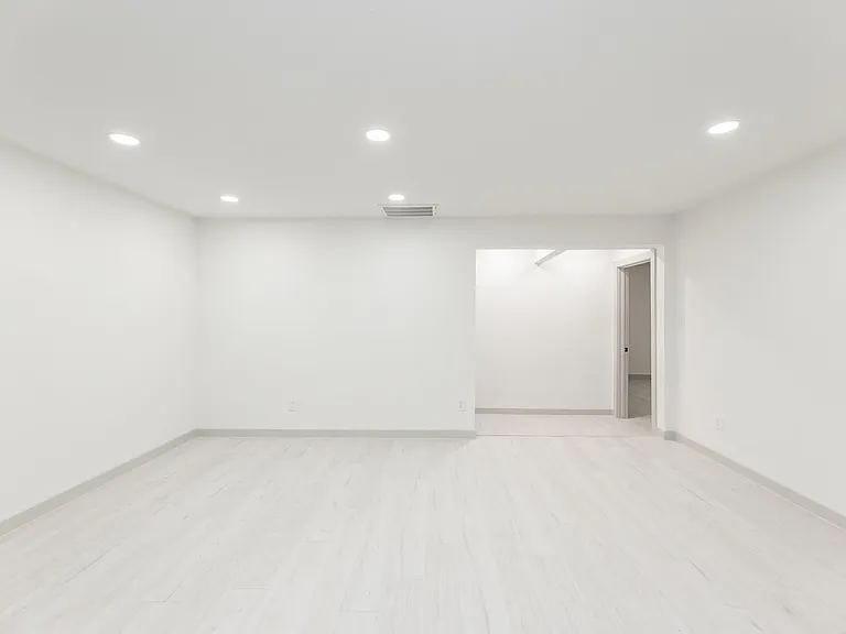 7115 Falling Waters Dr — Photo 12