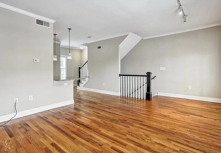 324 Carlyle Park Dr — Photo 5