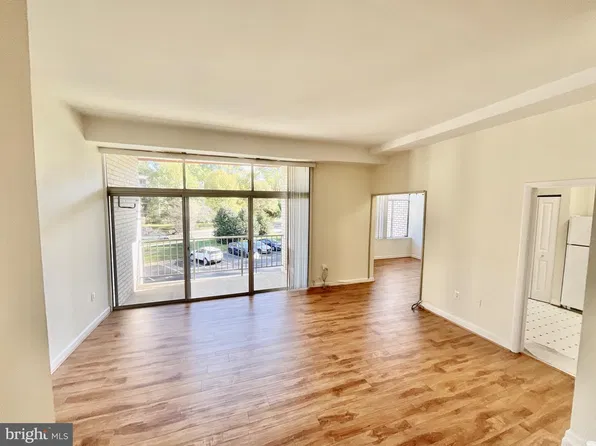 14424 Parkvale Rd APT 5, Rockville, MD 20853