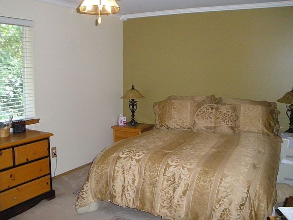 master bedroom crown molding