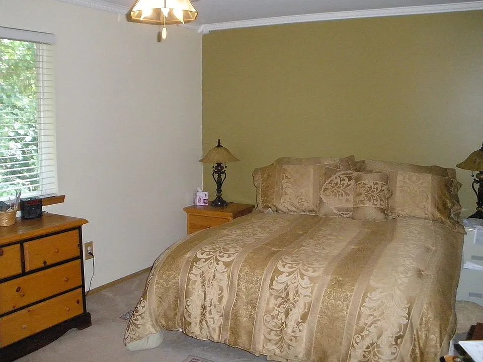 master bedroom crown molding