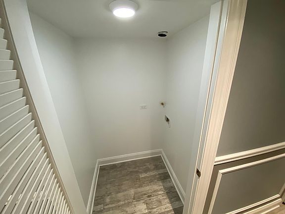 5th image of 7240 S King Dr #B