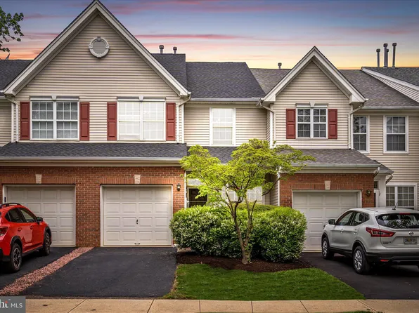 15 Chatham Ct, Robbinsville, NJ 08691