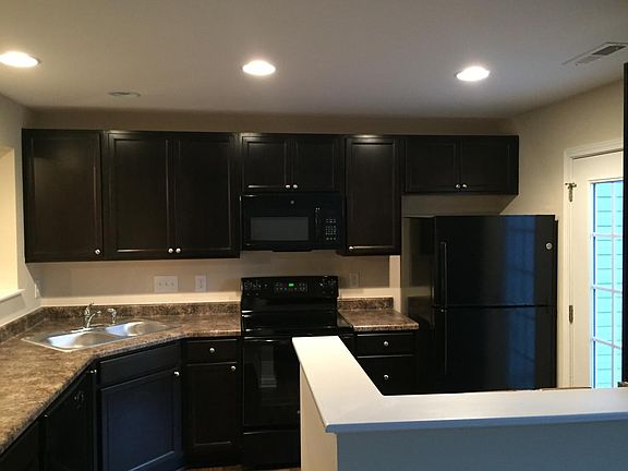 4th image of 543 Song Sparrow Ln