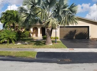 13635 SW 72nd Ter, Miami, FL 33183