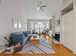 617 Golf Town Cir, Lexington, KY 40509