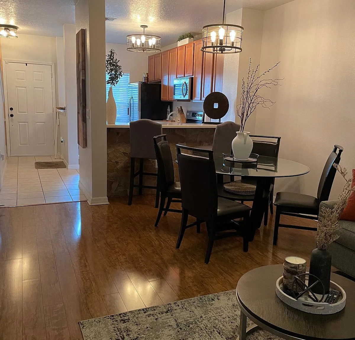2 bed, 2.5 bath, 1076 sqft, $1,695 — Photo 3