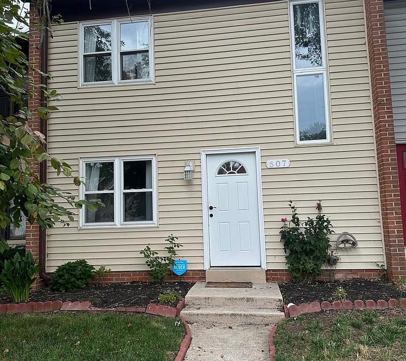 1st image of 507 Crestwood St SW