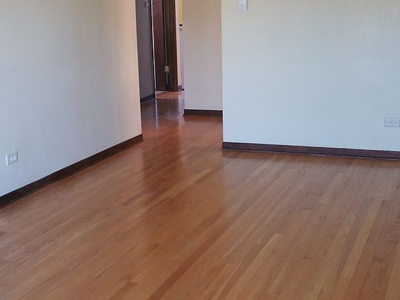5th image of 308 Luella Ave