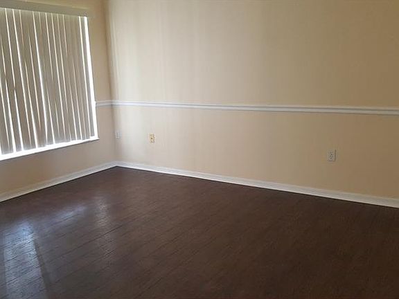 3rd image of 525 Viceroy Ct
