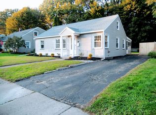 60 Dorking Rd, Rochester, NY 14610