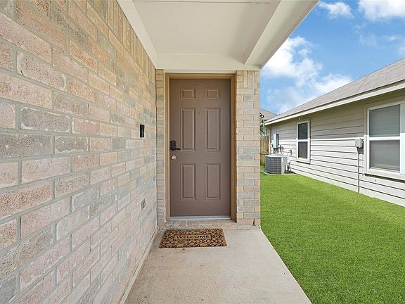 3rd image of 15826 Sheldon Ridge Way