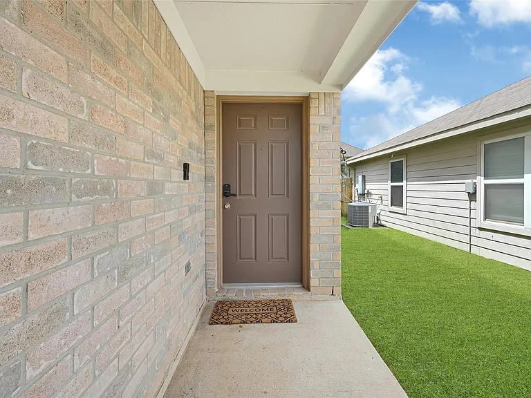15826 Sheldon Ridge Way — Photo 3