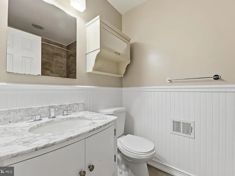 7817 Heatherton Ln — Photo 19