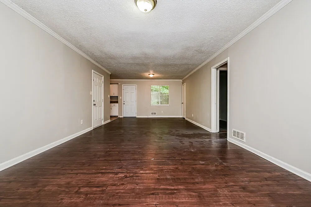 3 bed, 2.0 bath, 1265 sqft, $2,100 — Photo 4