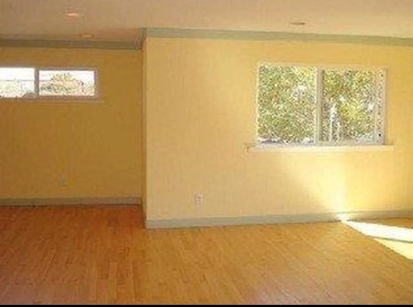 9 bed, 2904 sqft, $995 — Photo 2