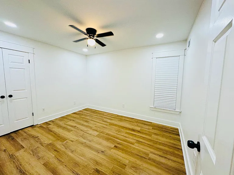 3020 Laurinburg Cir — Photo 15