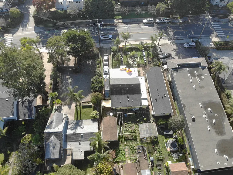 1917 Portola Dr — Photo 33