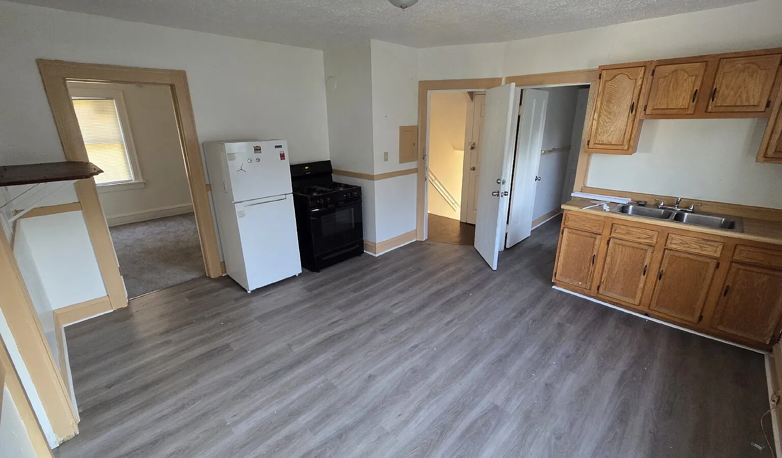 2 bed, 1.0 bath, $950 — Photo 3