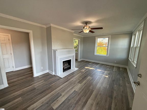 3rd image of 402 Pickens St