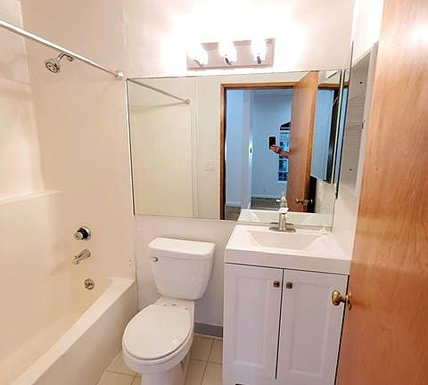 4th image of 820 S Mansfield Ave APT 101