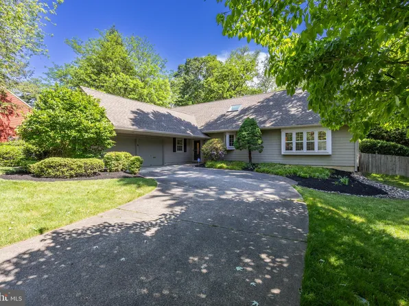 4 Rooftree Rd, Cherry Hill, NJ 08003