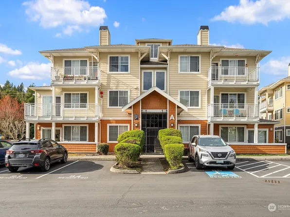 564 225th Lane NE #A204, Sammamish, WA 98074