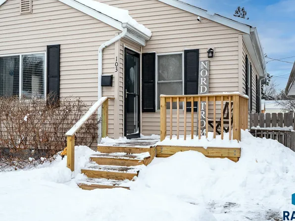 103 W 27th St, Sioux Falls, SD 57105