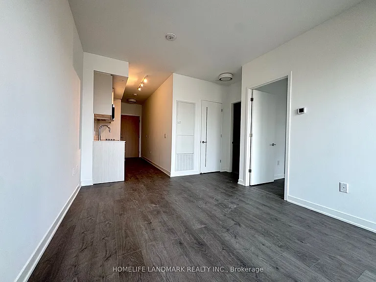 10 Oak St #801 — Photo 4