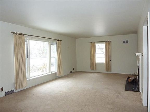 5th image of 1001 Hudson Ave